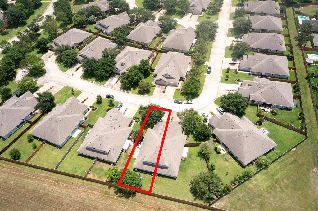 No backyard neighbors!