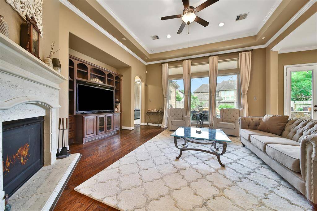 Built in cabinet that will accommodate a large TV