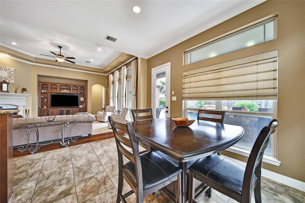 Breakfast room flows to the living room