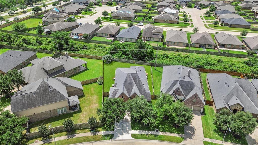 Large lot with no rear neighbors!