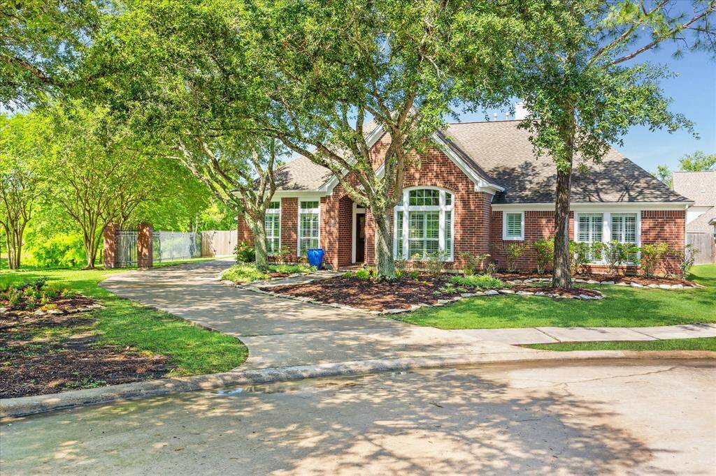 Welcome home! This beautiful one-story has been lovingly-maintained by owners who care about doing a good job. You will directly benefit from a 2020 roof, (2) 2020 16 SEER HVAC systems, Olshan transferrable foundation warranty from 2022, recent tankless water heater, gorgeous floors and a fabulous patio addition.