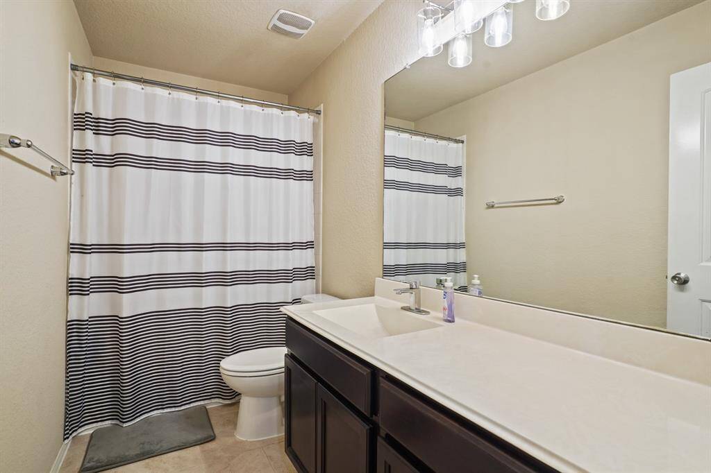 Full bathroom upstairs; shower/tub combo