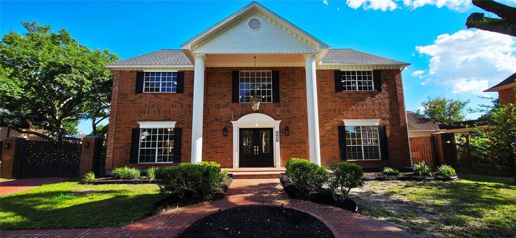 Stunning front view of the house