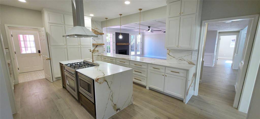 Plenty of storage in the kitchen