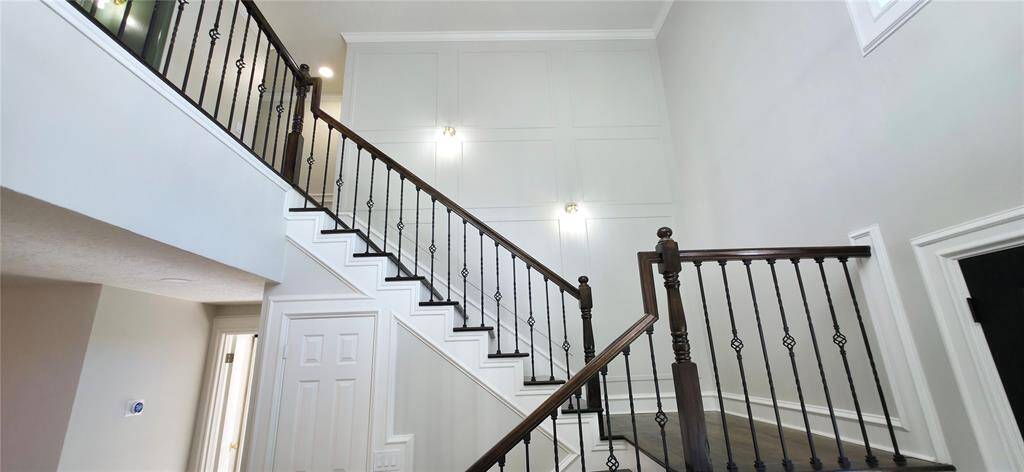 Design wall behind the staircase