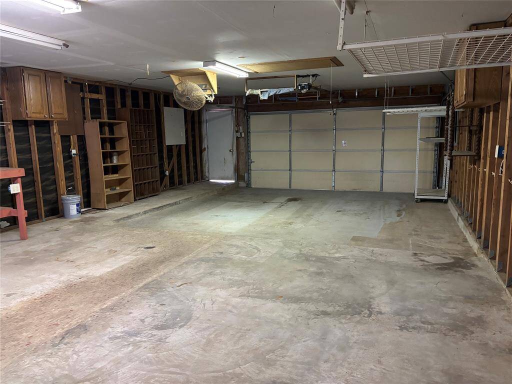 4-car tandem garage