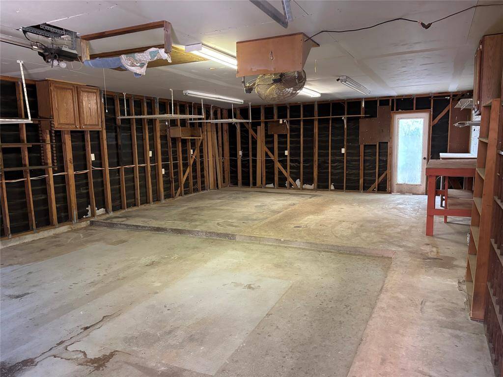 4-car tandem garage