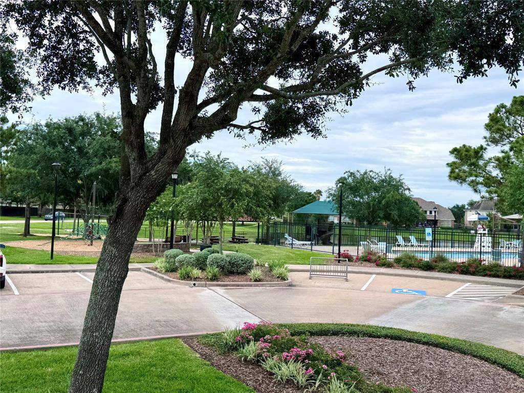 Walking distance to neighborhood clubhouse and amenities
