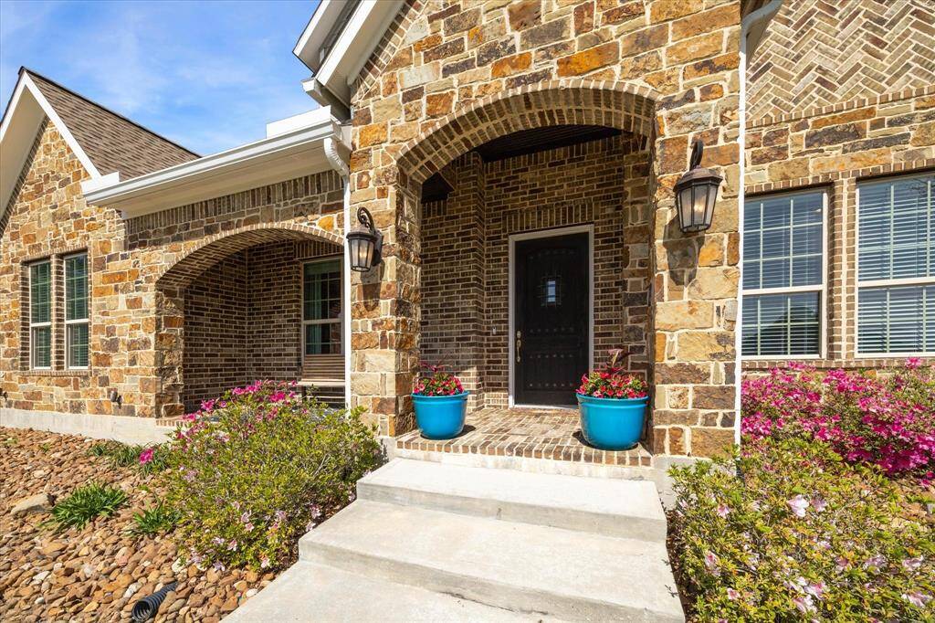 Move in ready!!