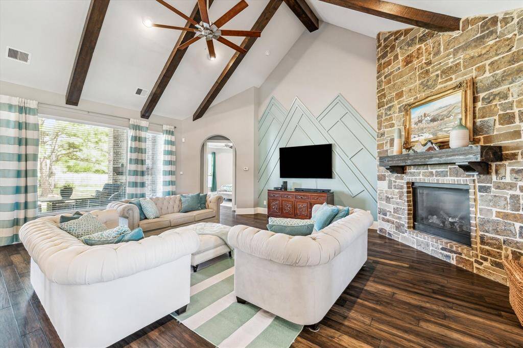 Large window with lots of natural light.