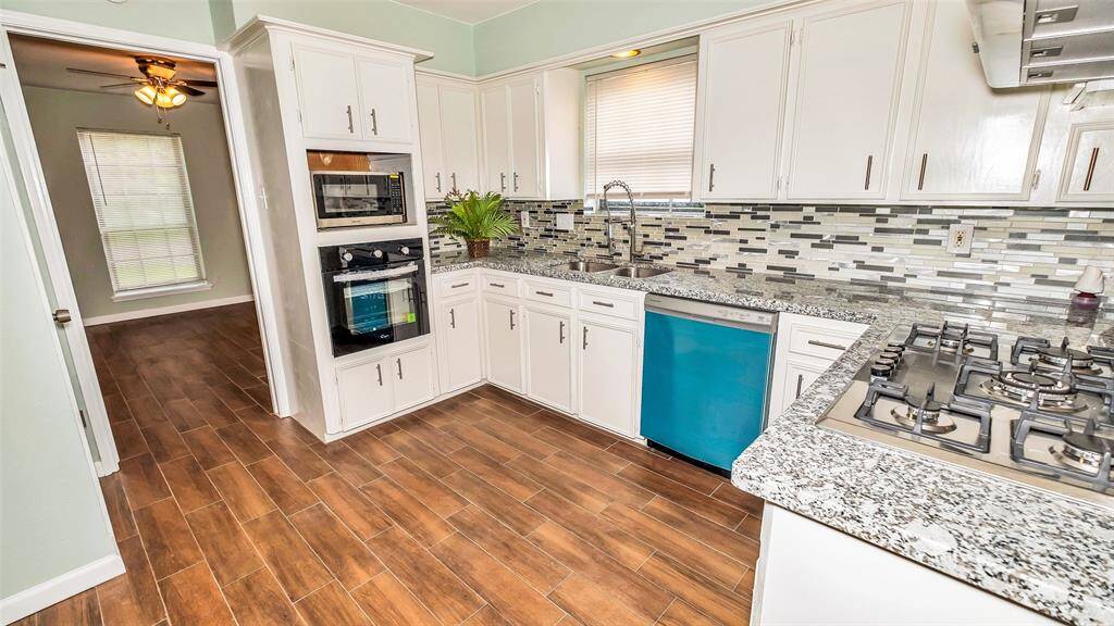 Another view of appliances.