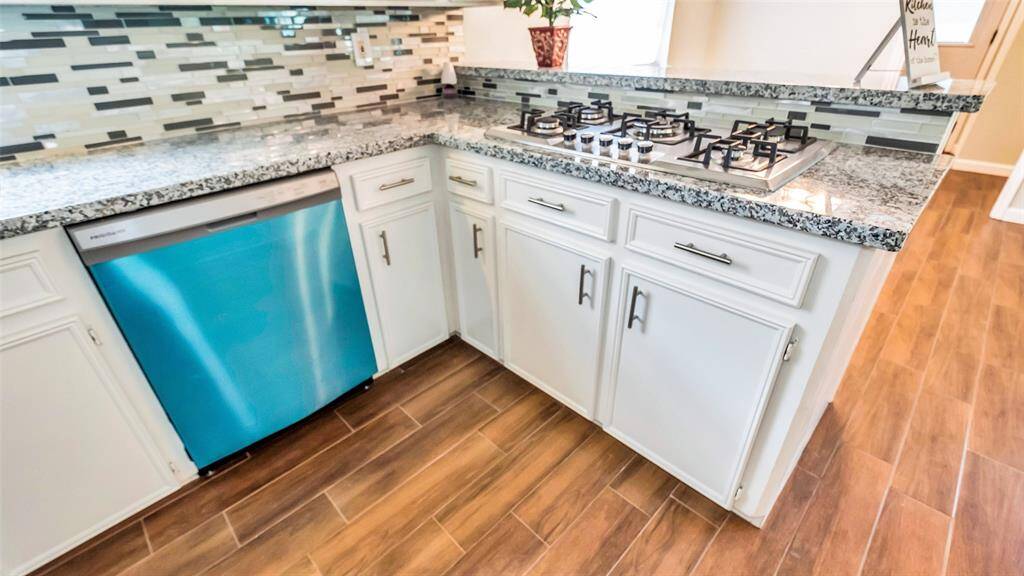 Stainless Steel Stove top and Brand new dishwasher