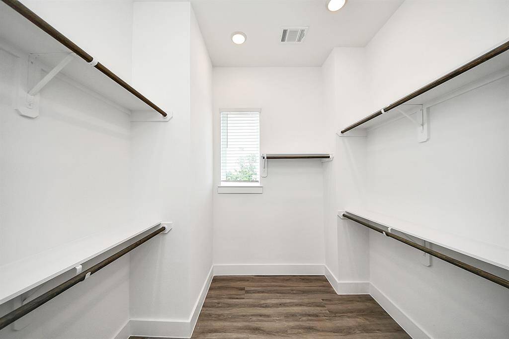 Walk-in Closet
