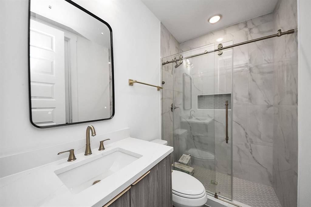 Second full bathroom on the third floor