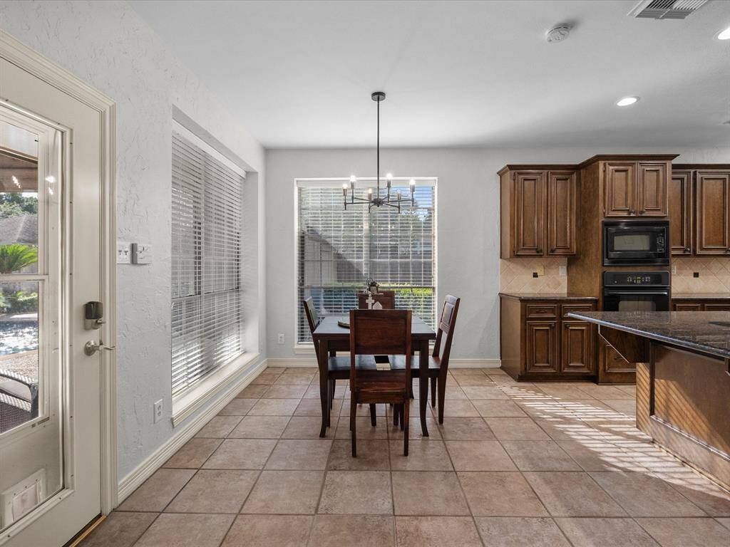 Breakfast area.