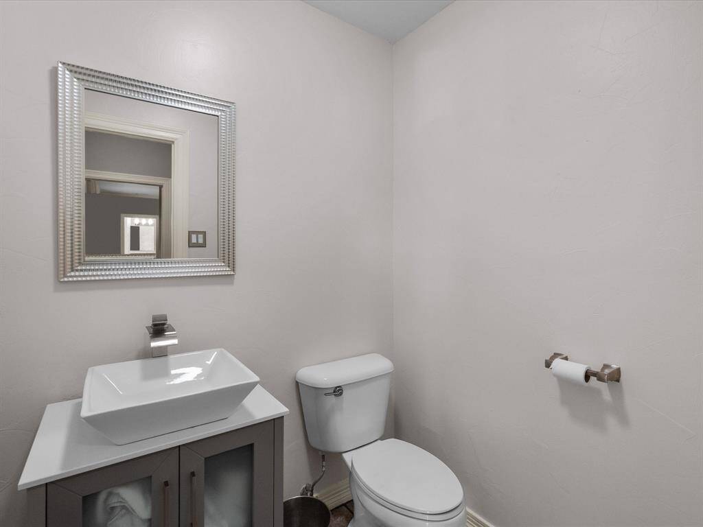This is the half bath.  Very nicely finished.