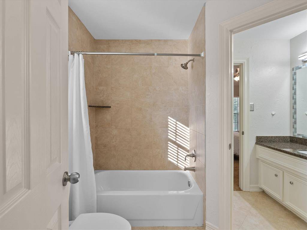Jack-n-Jill bathroom between two of the secondary bedrooms.