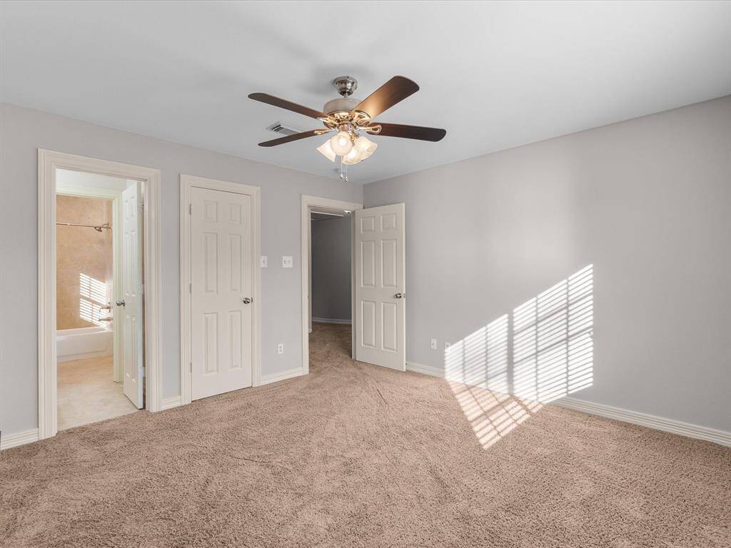 Third bedroom upstairs has it's own private bathroom.