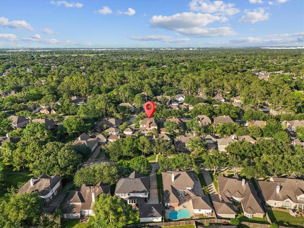 This home is close to the HEB shopping center, and filled with lots of families with children.