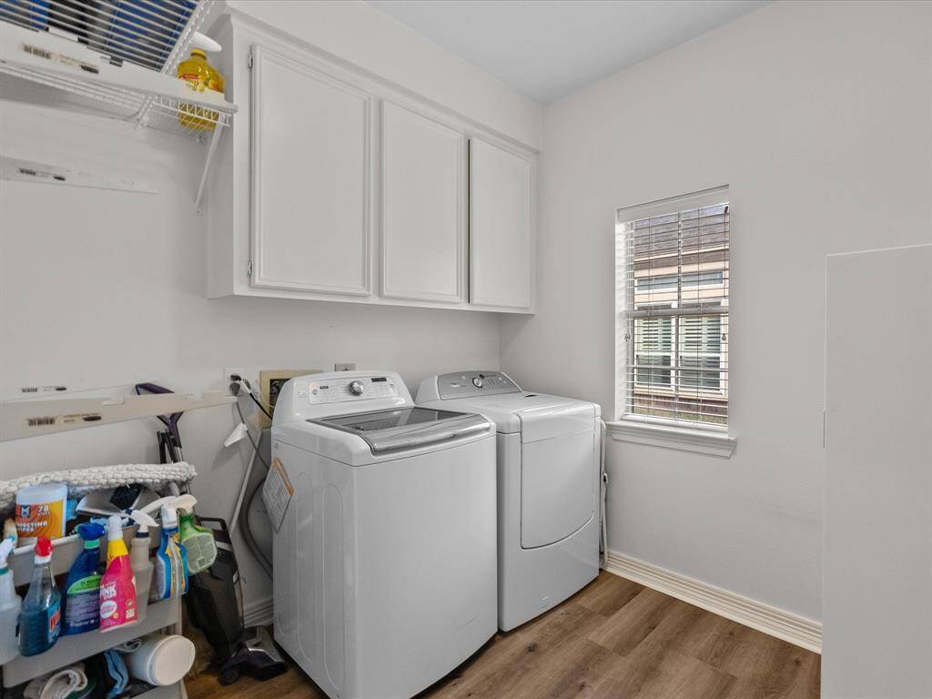 Nice, large laundry room.