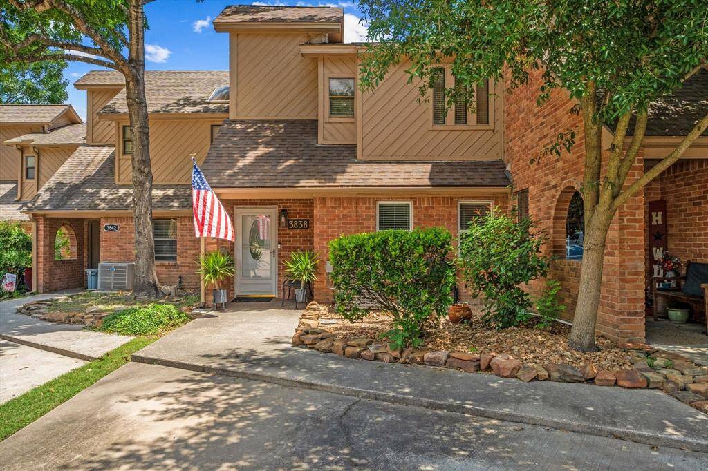 Welcome Home to 3838 Knollcreat