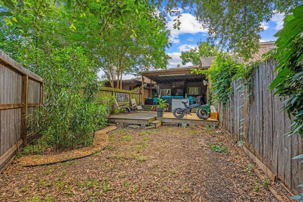 Room for a garden or hot tub.