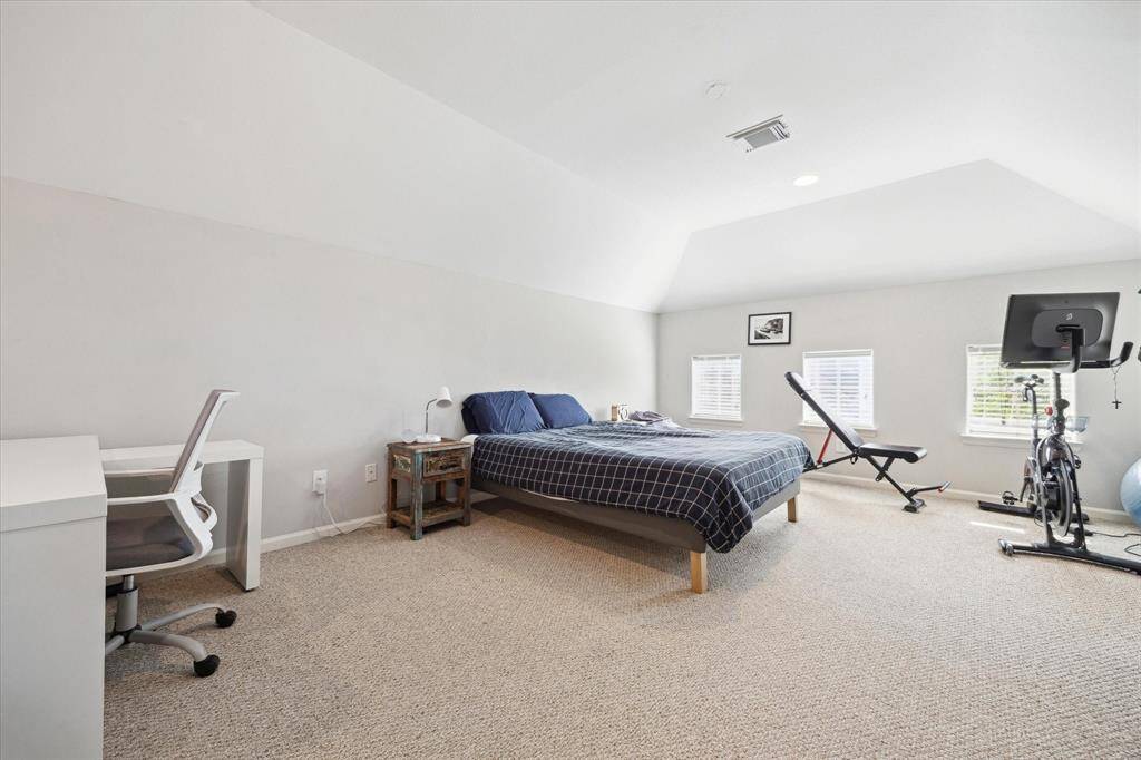 Huge flex space/gameroom on the third floorpossibiltites; 4th bedroom, media room, gameroom, music room....whatever you wish