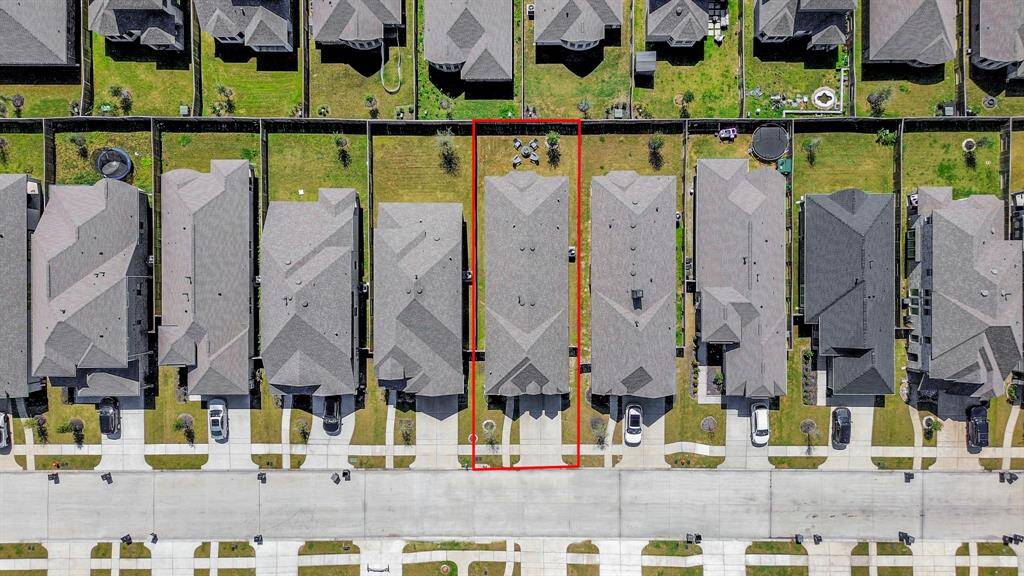 Great drone shot of the lot and home.