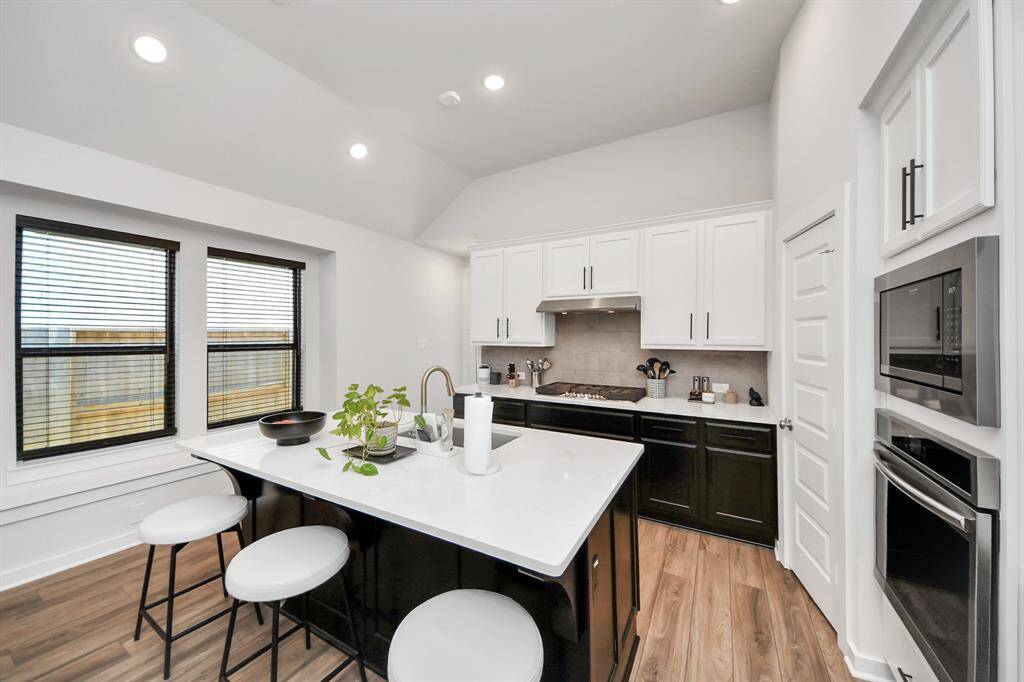 Breakfast Area at Island in kitchen.