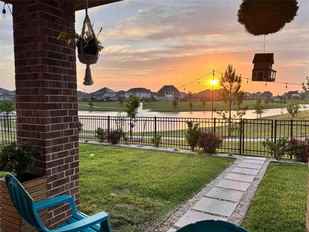 Schedule your showing today and get ready to enjoy the sunset in the inviting outdoor space ideal for relaxation or entertaining.