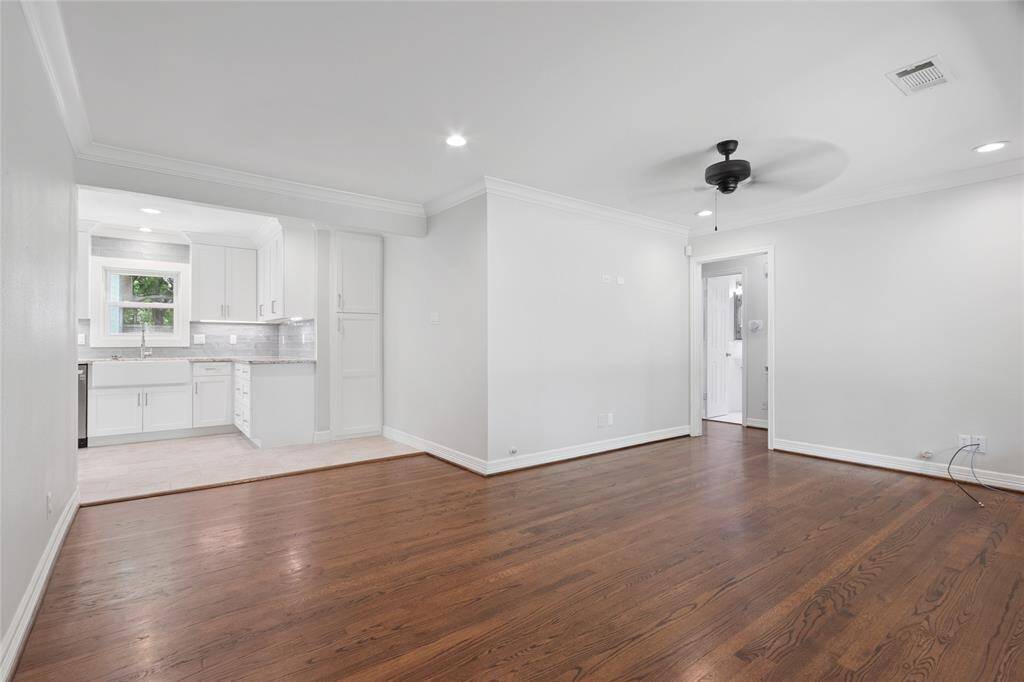 Crown moulding and original hardwood floors
