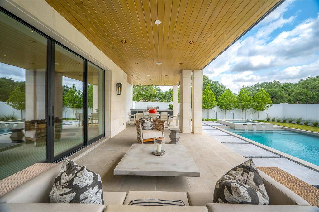 [Outdoor Living Area / Summer Kitchen]
