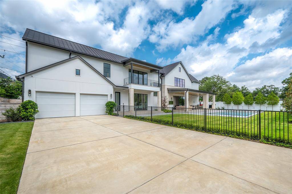 [Gated Driveway and Motor Court]
