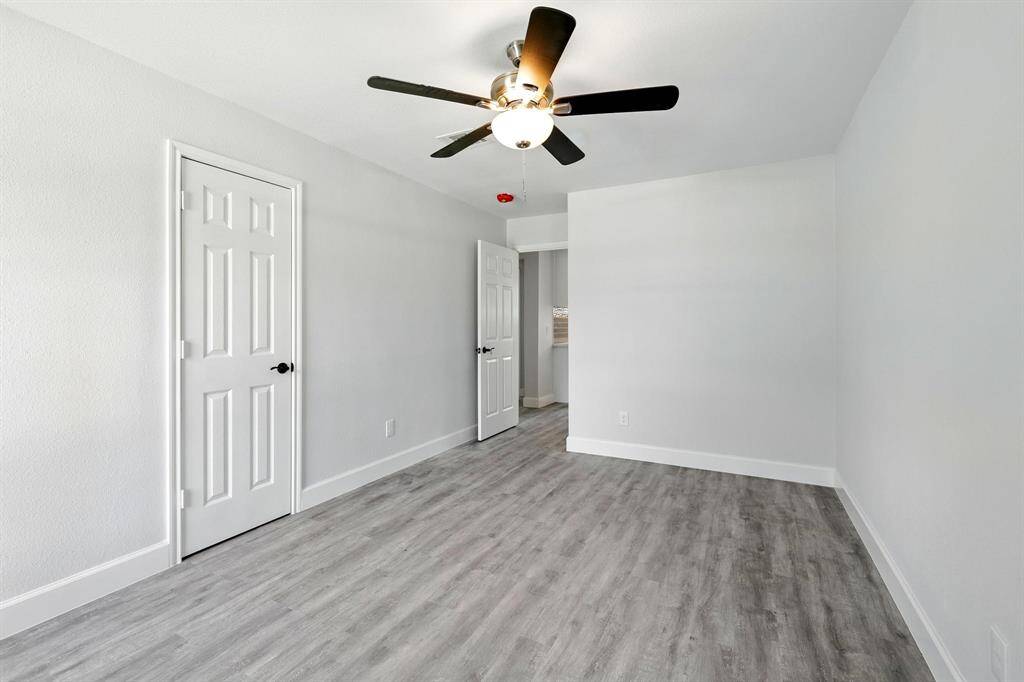 Hallway to bedrooms
