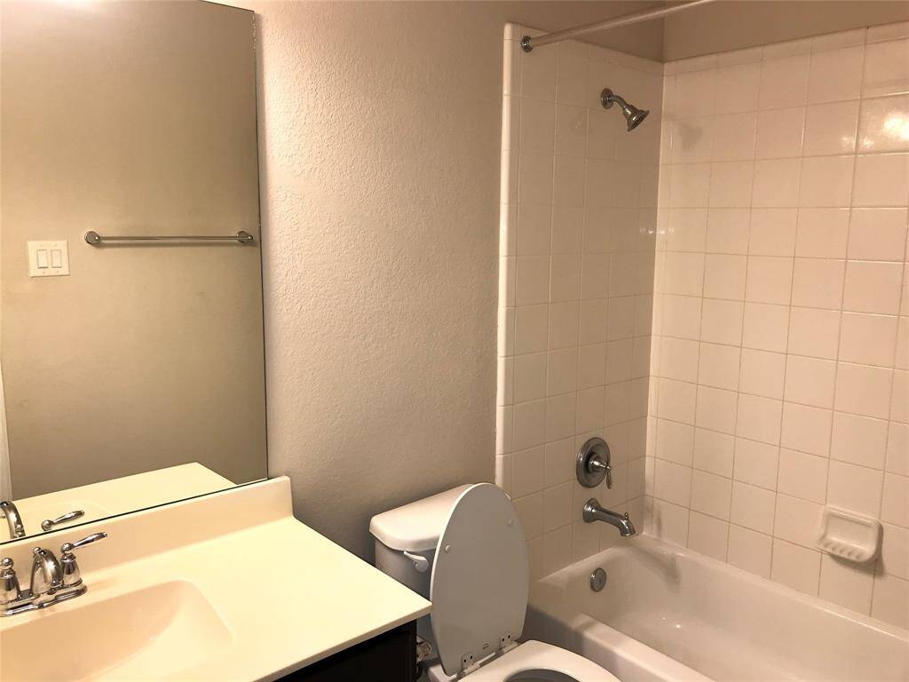 View this Undermount lights in the Butler's Corner