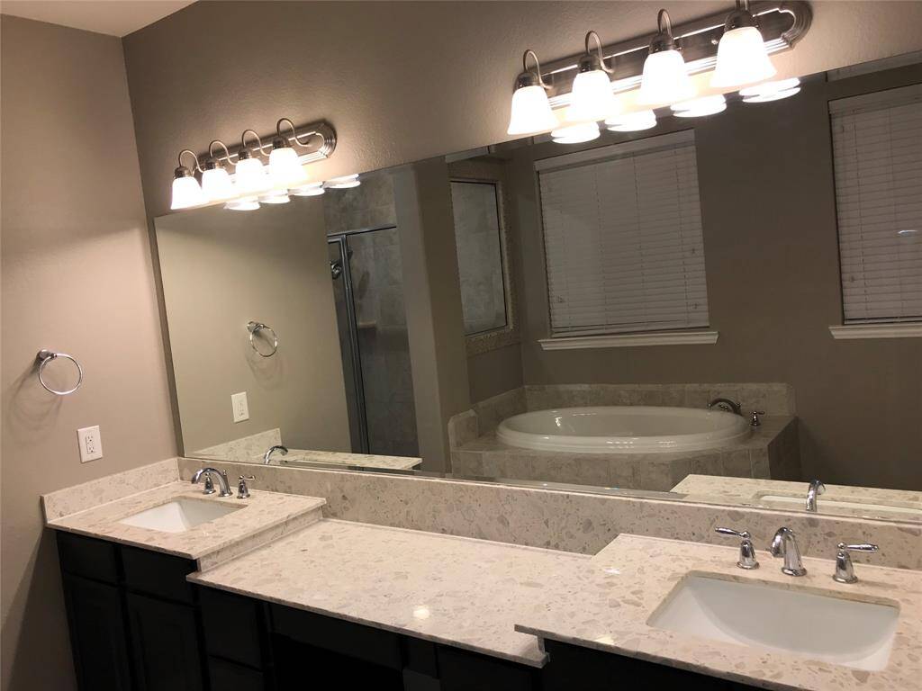 Double Sinks and large vanity space in the Primary Bath
