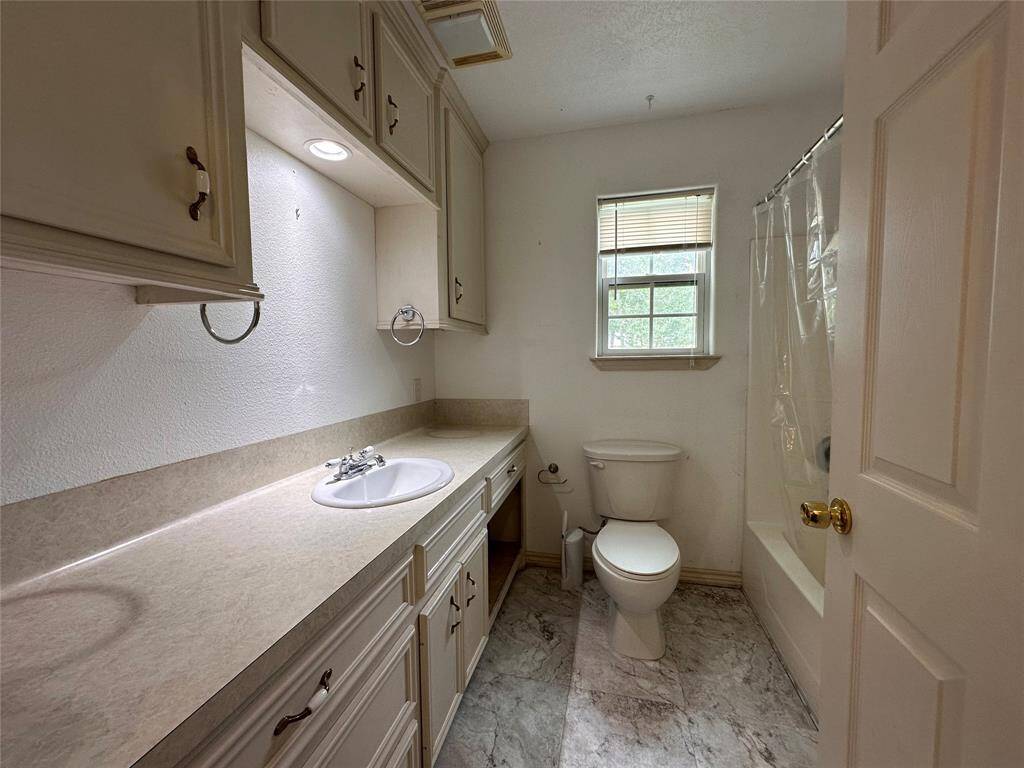 Secondary bathroom