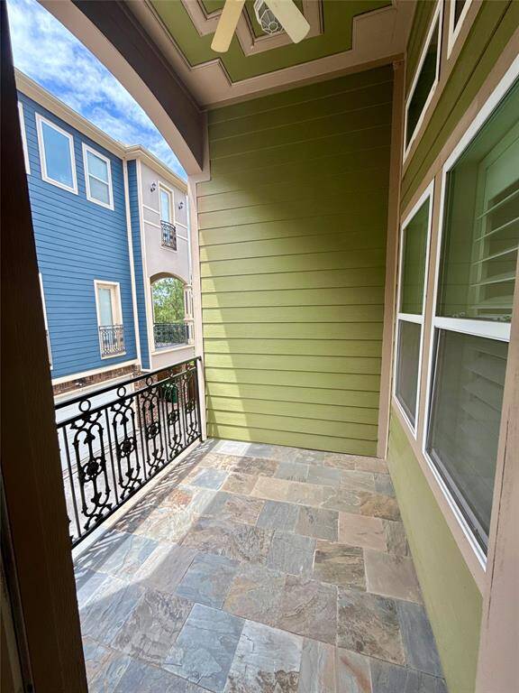 Patio / Balcony w/ Fan (2nd Floor)