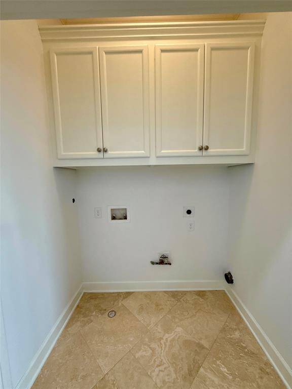 Utility Closet (Washer & Dryer) - Included