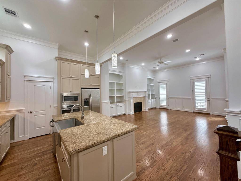 Open Kitchen / Living / Dining