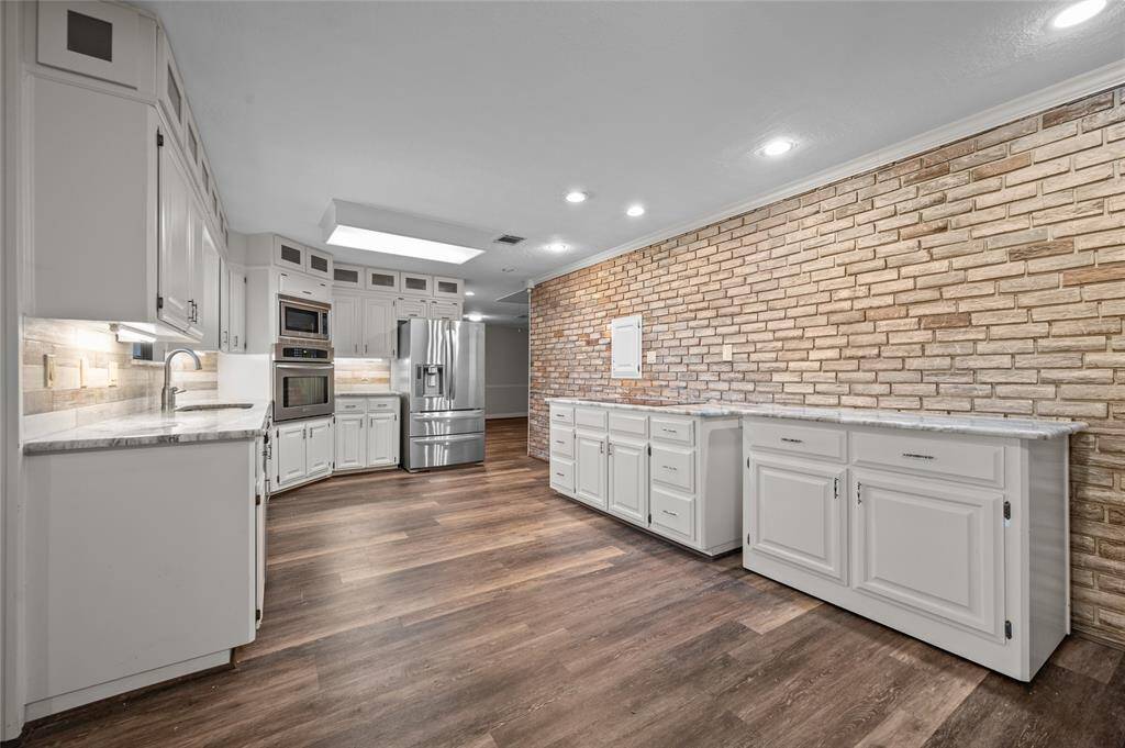 Plenty of counter space!