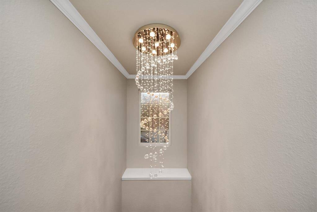 Nice chandelier that displays elegance