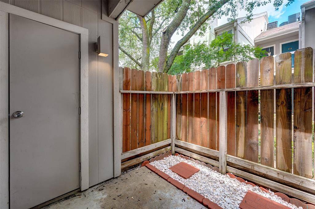 Outdoor space & extra storage