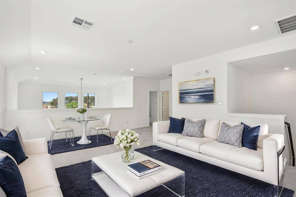 Natural light floods the area creating and open atmosphere.