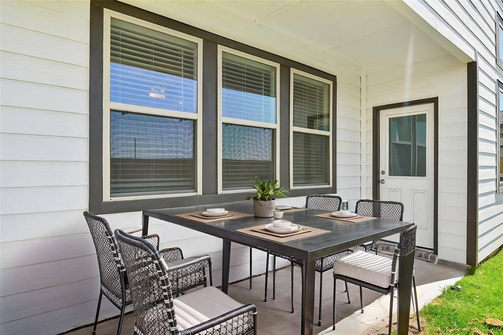 Discover the covered back patio.