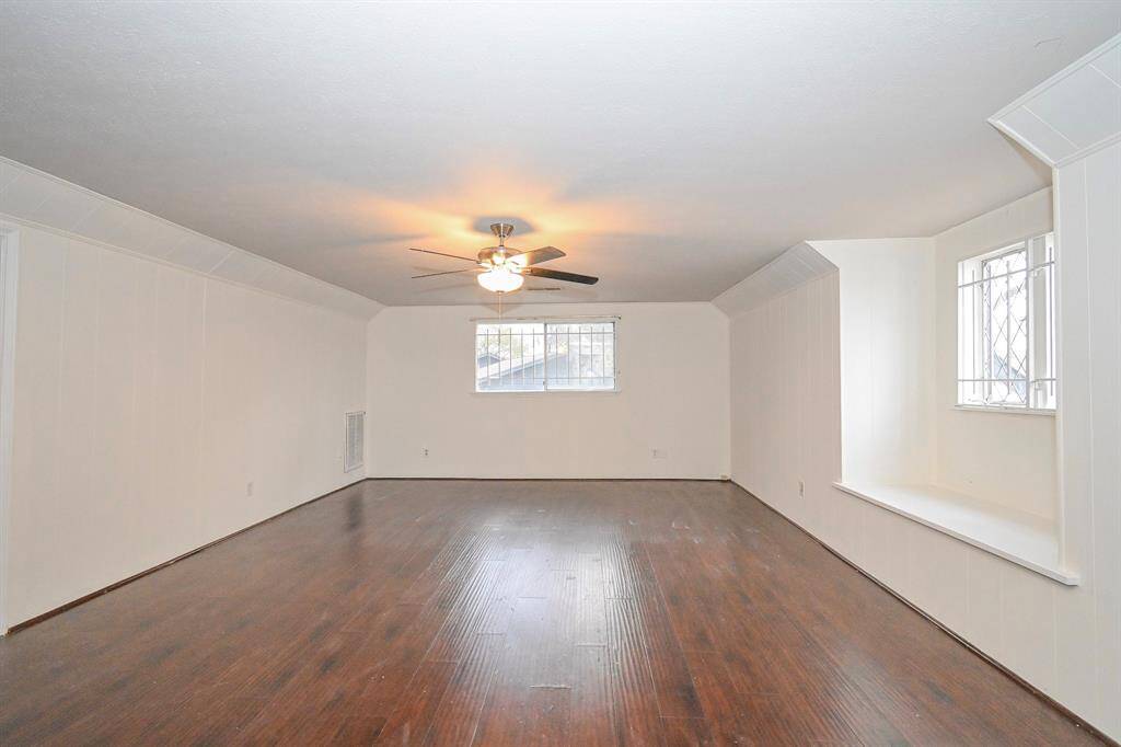 Huge 3rd bedroom ideal to use as Game room, Cinema room