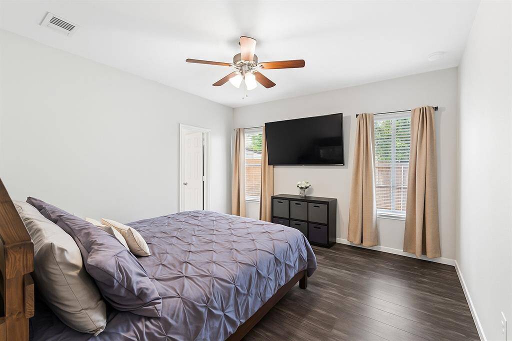 Primary_Bedroom