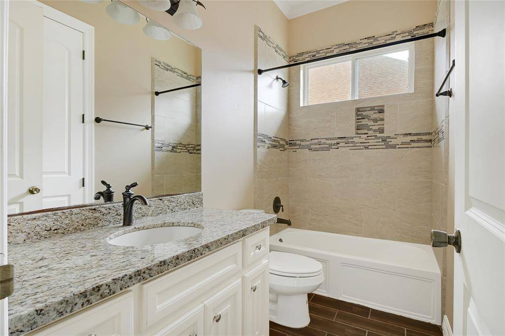 secondary bathroom