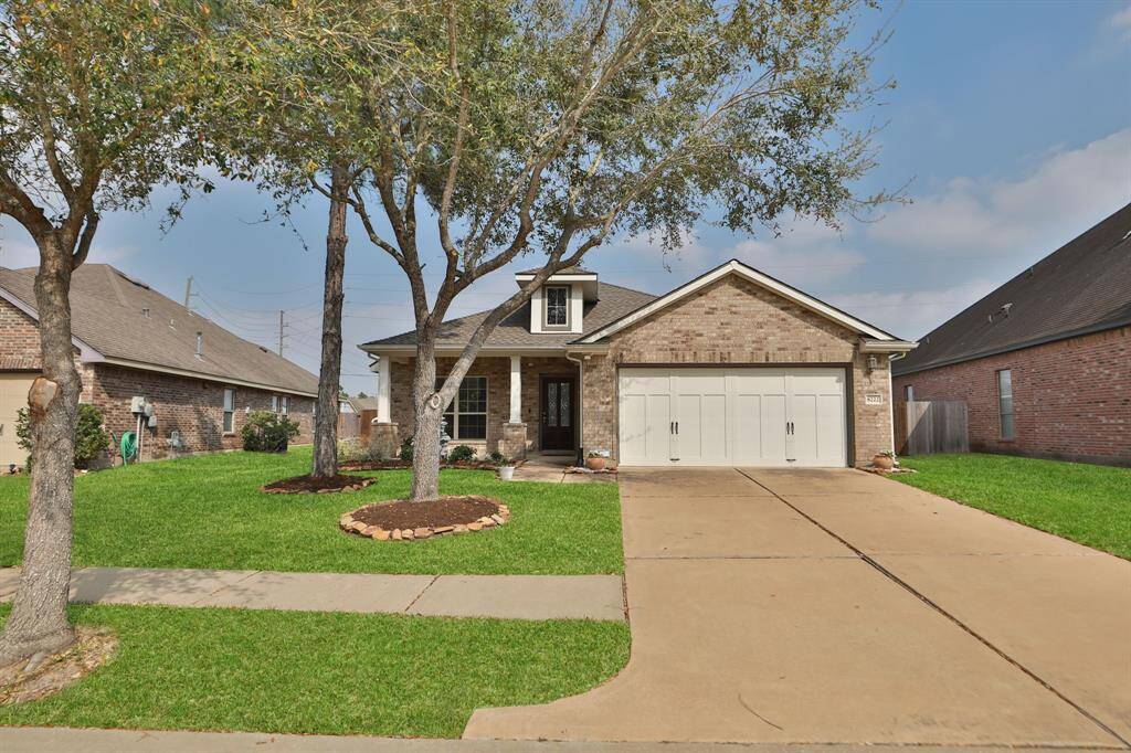 Charming immaculate one story home. This house features three bedrooms, 2 baths and a 2 car garage. Located in the gated community of Canyon Lakes West.