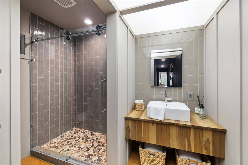2nd full Bath recently remodeled and updated